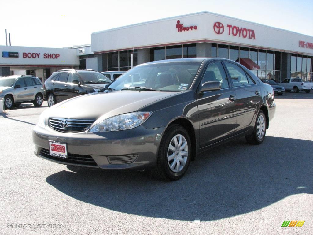 2005 Camry LE - Phantom Gray Pearl / Gray photo #2