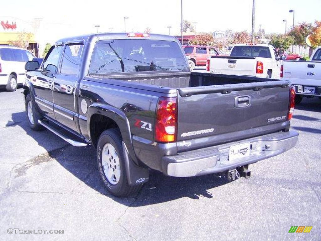 2005 Silverado 1500 Z71 Crew Cab 4x4 - Dark Gray Metallic / Medium Gray photo #2