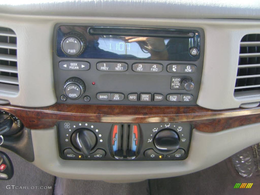 2005 Impala  - White / Medium Gray photo #7