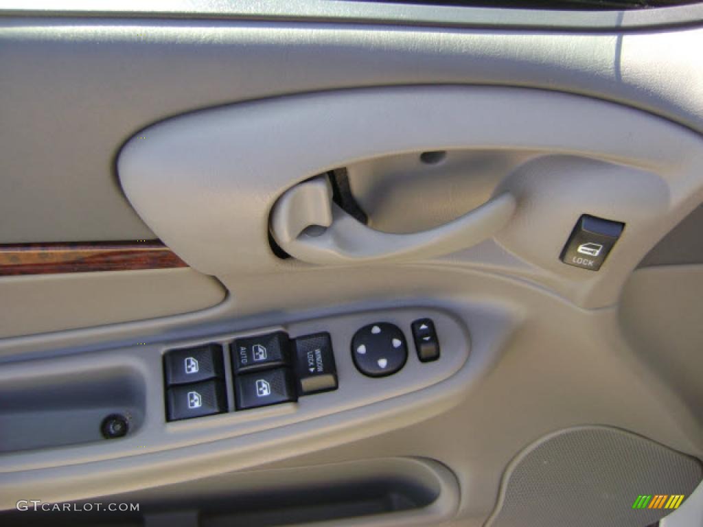 2005 Impala  - White / Medium Gray photo #8