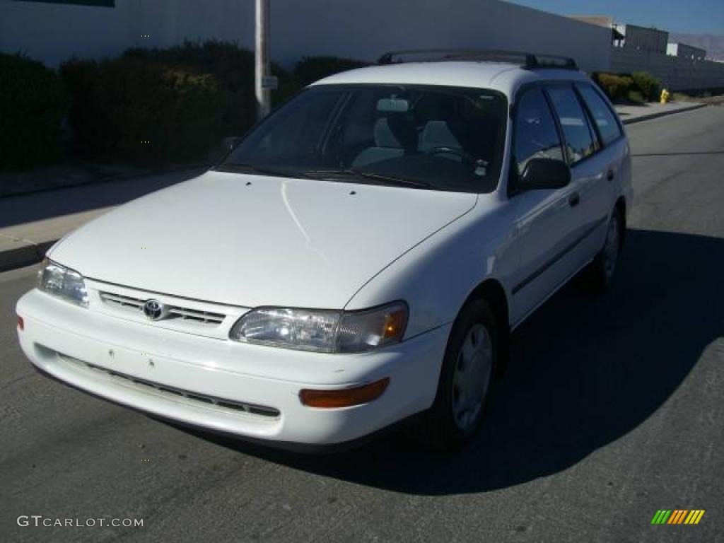 1996 Corolla DX Wagon - Super White / Gray photo #2