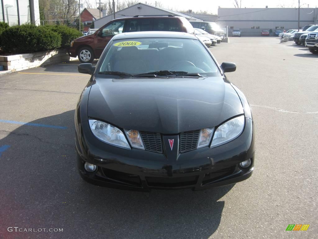 2005 Sunfire Coupe - Black / Graphite photo #4
