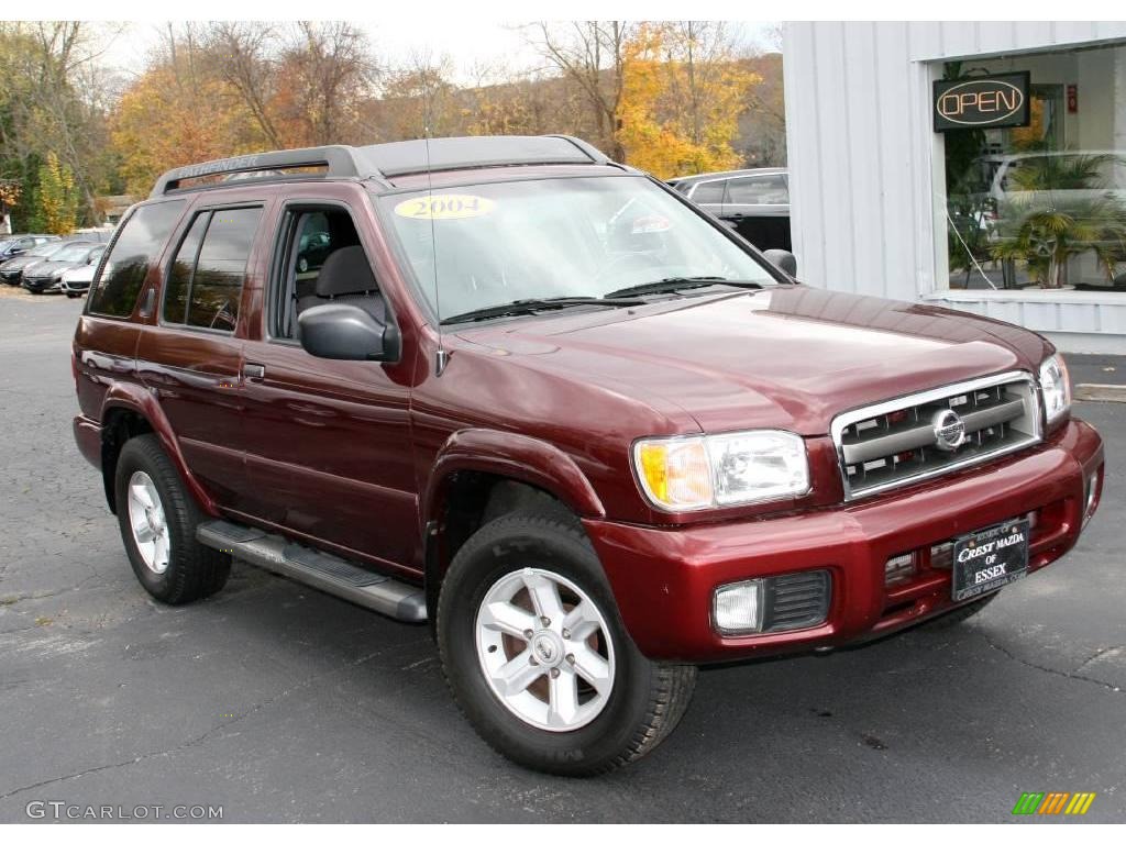 2004 Pathfinder SE 4x4 - Merlot Red Pearl / Charcoal photo #1