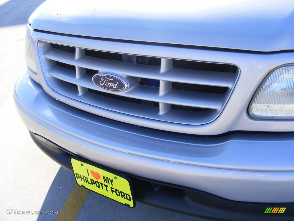 2003 F150 XL Sport Regular Cab - Silver Metallic / Medium Graphite Grey photo #11