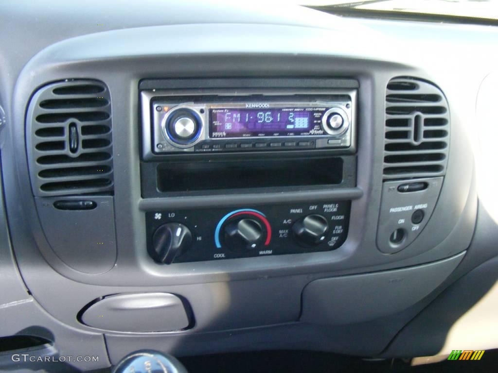 2003 F150 XL Sport Regular Cab - Silver Metallic / Medium Graphite Grey photo #27