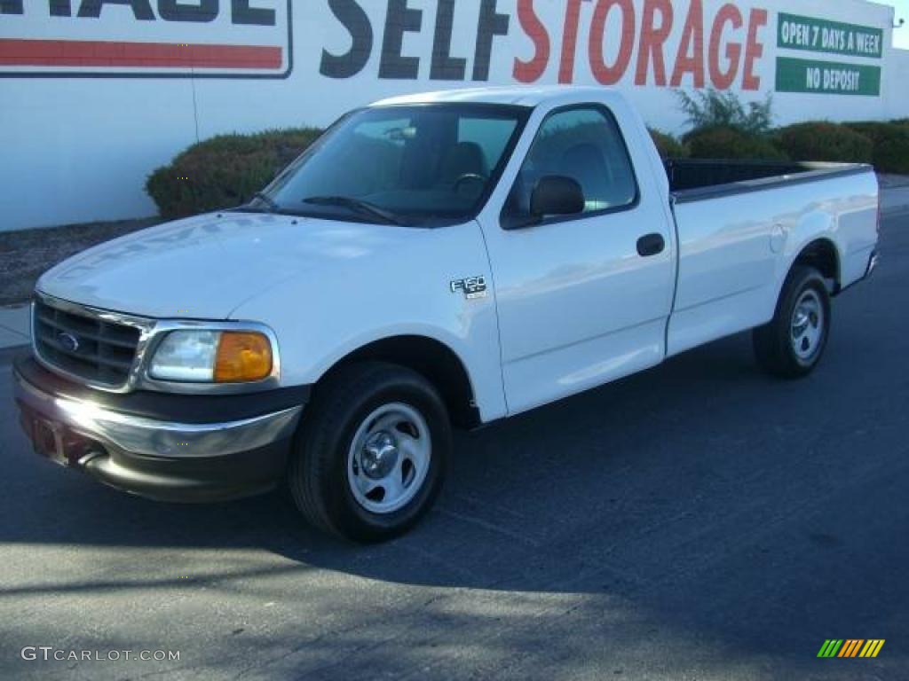 2004 F150 XL Regular Cab - Oxford White / Dark Flint photo #2