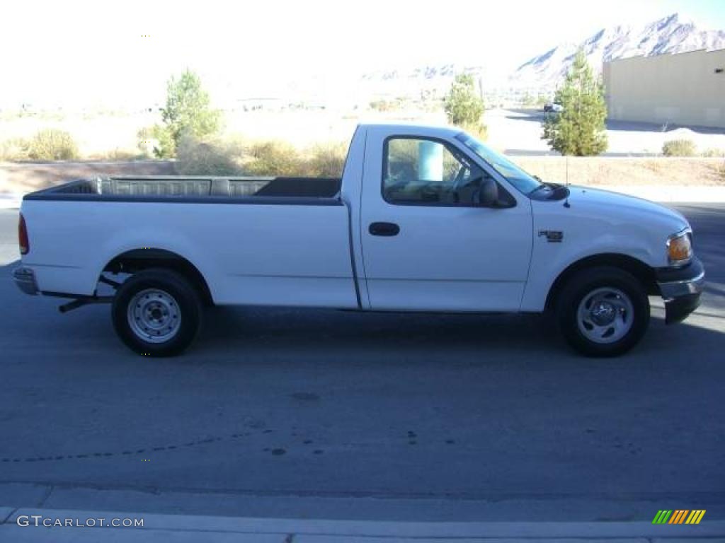 2004 F150 XL Regular Cab - Oxford White / Dark Flint photo #6