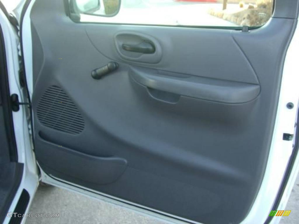 2004 F150 XL Regular Cab - Oxford White / Dark Flint photo #18