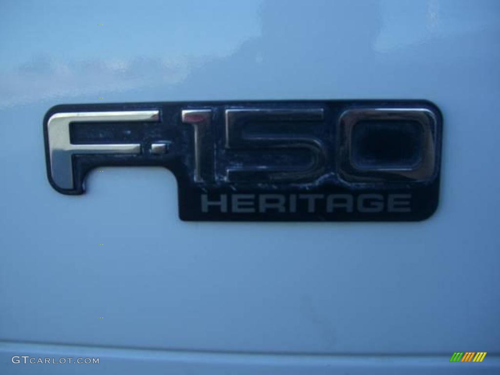 2004 F150 XL Regular Cab - Oxford White / Dark Flint photo #26