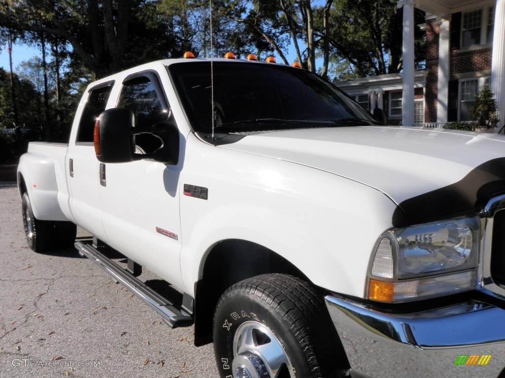 2004 F350 Super Duty Lariat Crew Cab 4x4 Dually - Oxford White / Medium Parchment photo #13