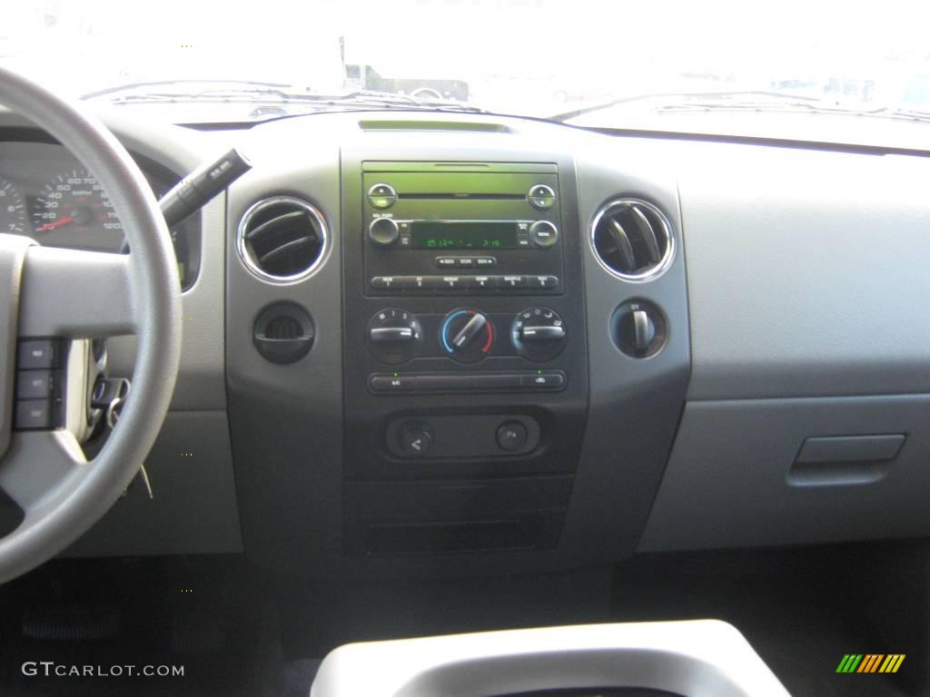 2004 F150 XLT SuperCrew - Medium Wedgewood Blue Metallic / Dark Flint photo #21