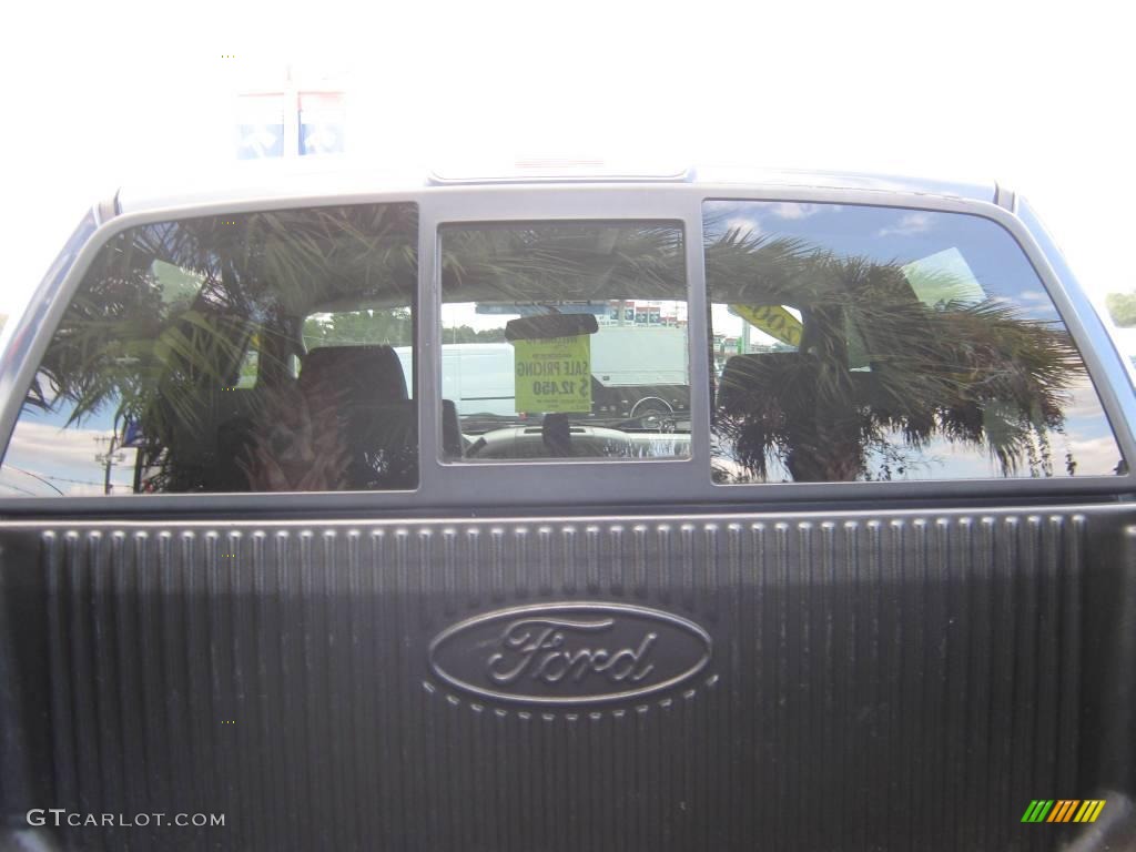 2004 F150 XLT SuperCrew - Medium Wedgewood Blue Metallic / Dark Flint photo #24