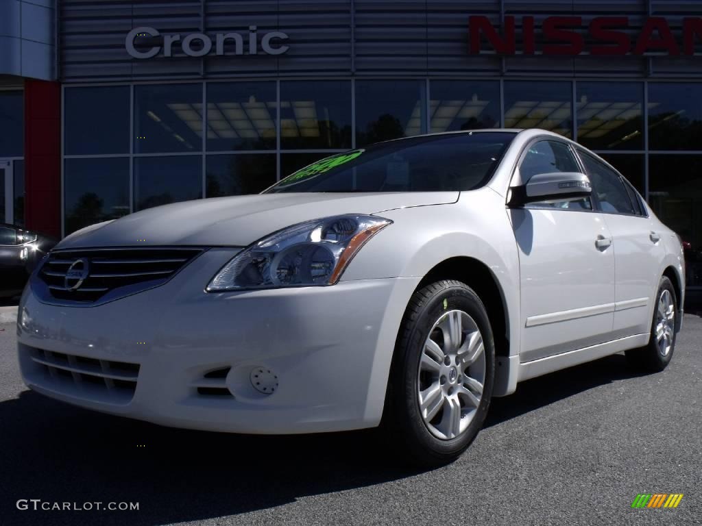 2010 Altima 2.5 S - Winter Frost White / Blond photo #1