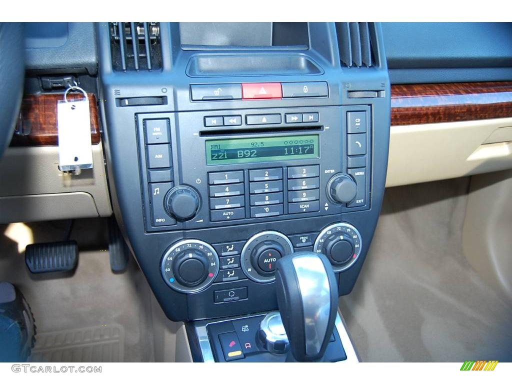 2008 Land Rover LR2 SE Controls Photo #21265994