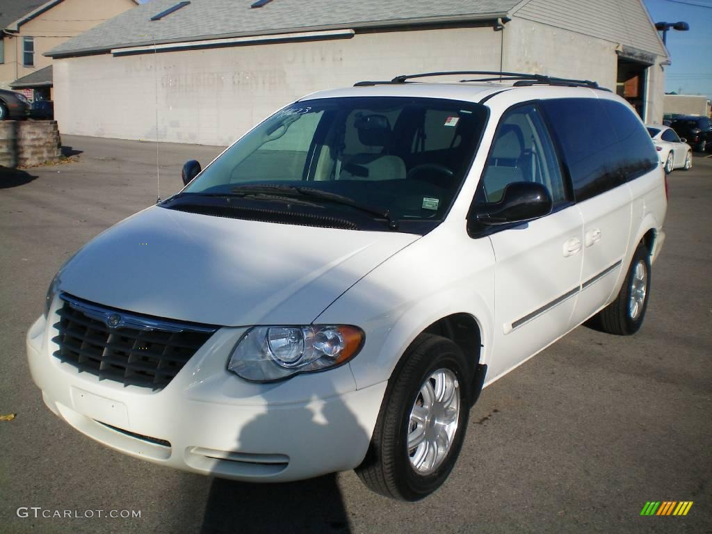 Stone White Chrysler Town & Country