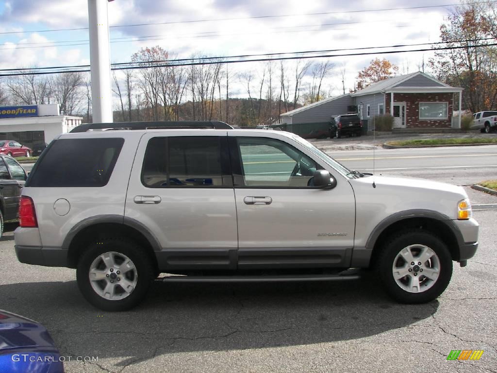 2005 Explorer XLT 4x4 - Silver Birch Metallic / Graphite photo #21