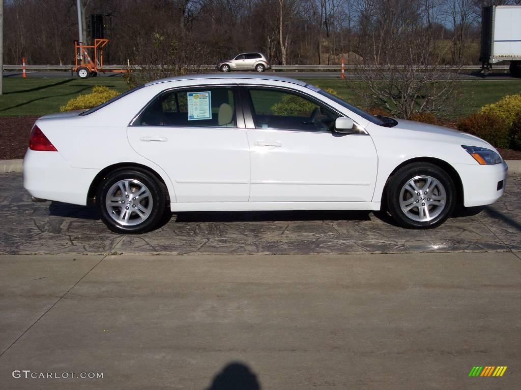 2007 Accord SE Sedan - Taffeta White / Ivory photo #3