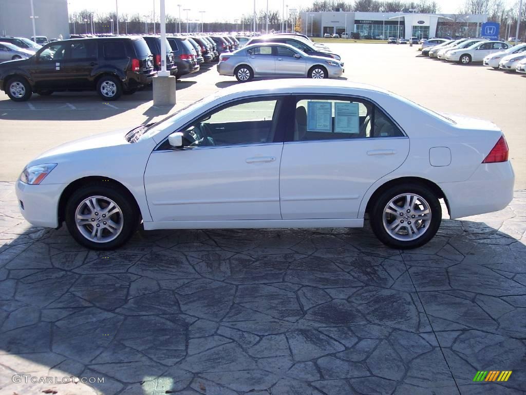2007 Accord SE Sedan - Taffeta White / Ivory photo #4