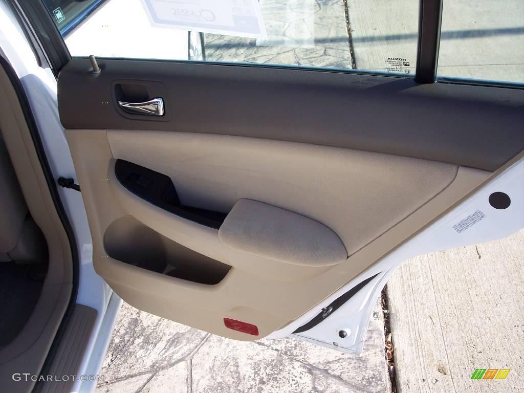 2007 Accord SE Sedan - Taffeta White / Ivory photo #21