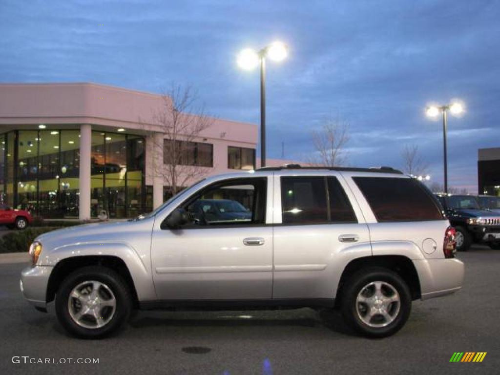 Silver Ice Metallic Chevrolet TrailBlazer