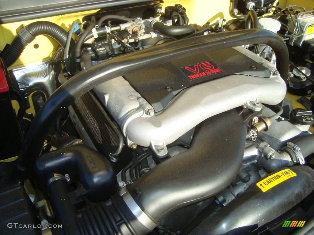 2002 Tracker LT 4WD Hard Top - Yellow / Medium Gray photo #16