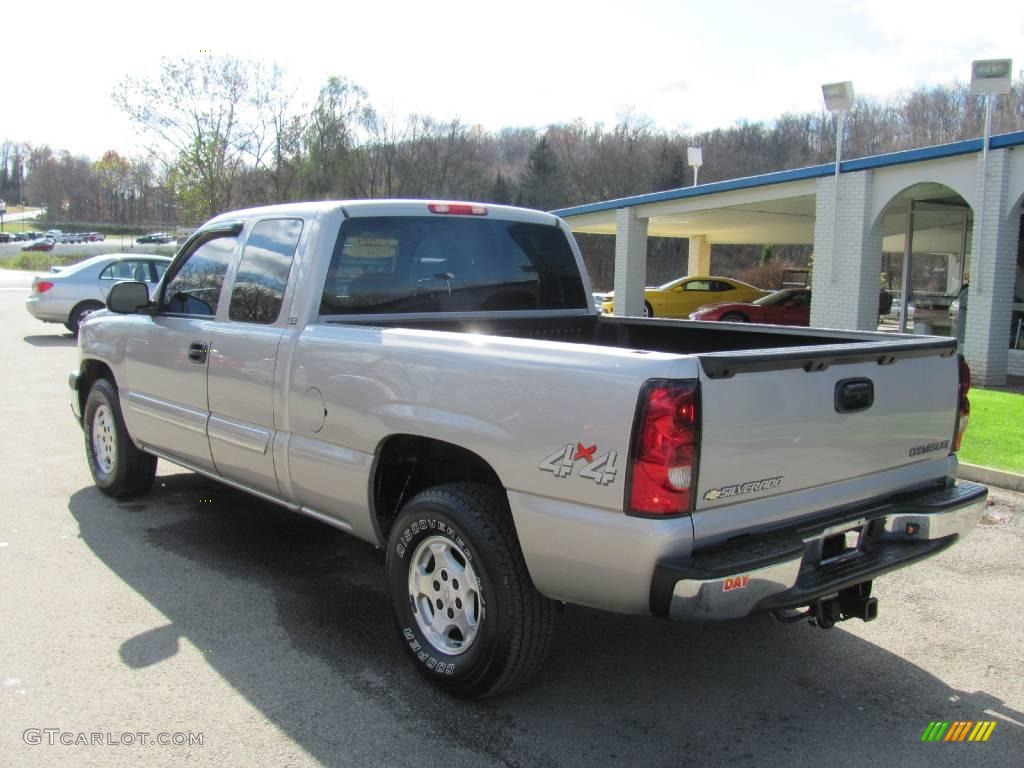 2004 Silverado 1500 LS Extended Cab 4x4 - Silver Birch Metallic / Dark Charcoal photo #3