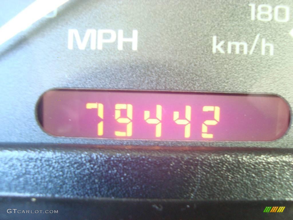 2004 Cavalier LS Sedan - Sandrift Metallic / Neutral photo #17