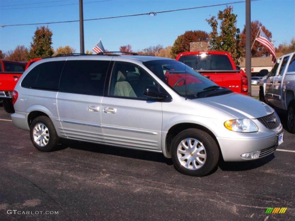 2002 Town & Country LXi - Bright Silver Metallic / Taupe photo #2