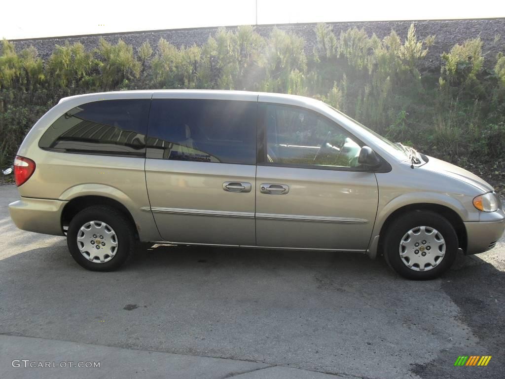 2002 Town & Country LX - Light Almond Pearl Metallic / Sandstone photo #5