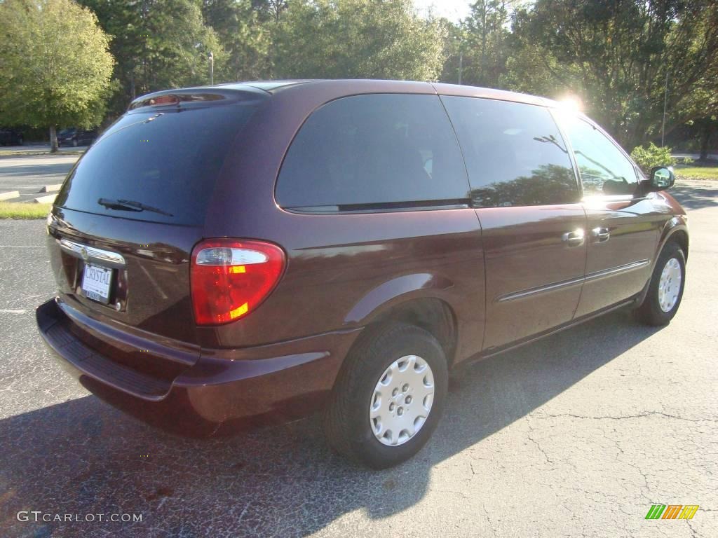 2003 Town & Country LX - Deep Molten Red Pearl / Taupe photo #9