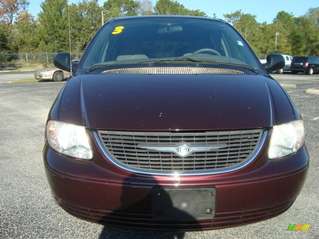 2003 Town & Country LX - Deep Molten Red Pearl / Taupe photo #13