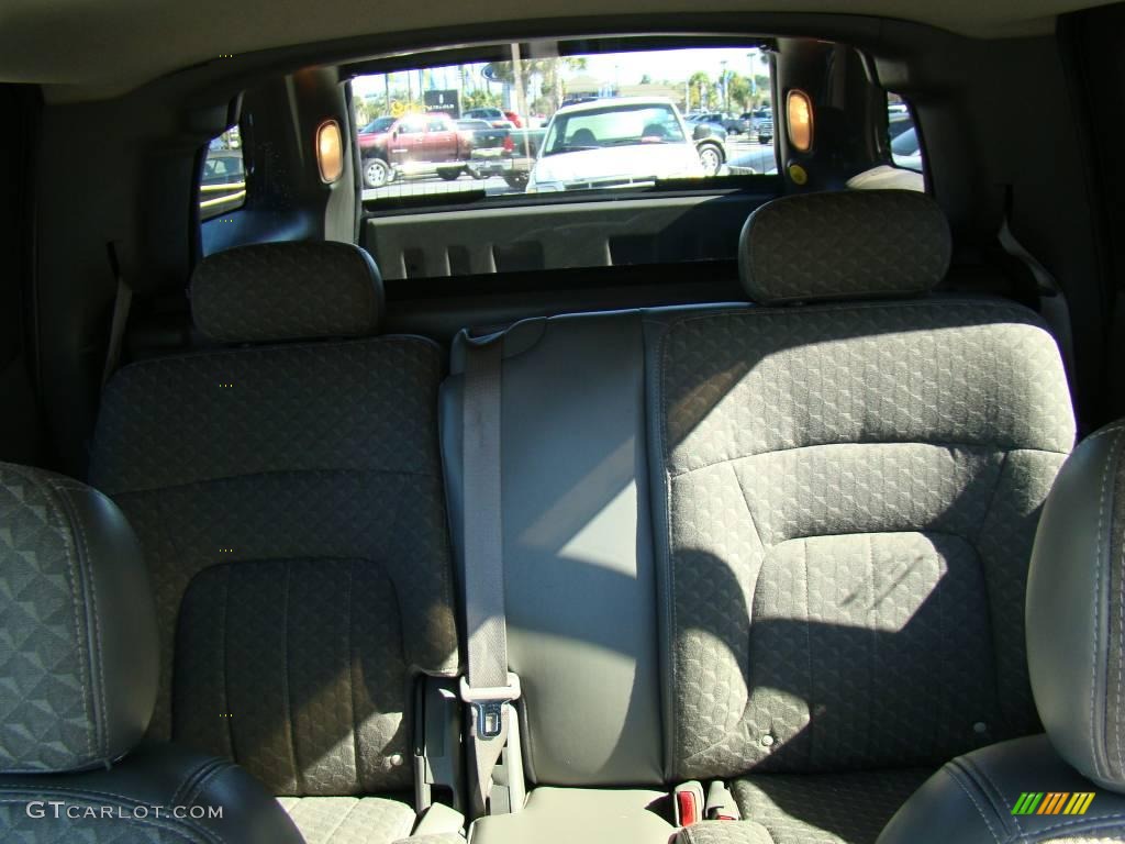 2004 Envoy XUV SLE - Indigo Blue Metallic / Medium Pewter photo #31