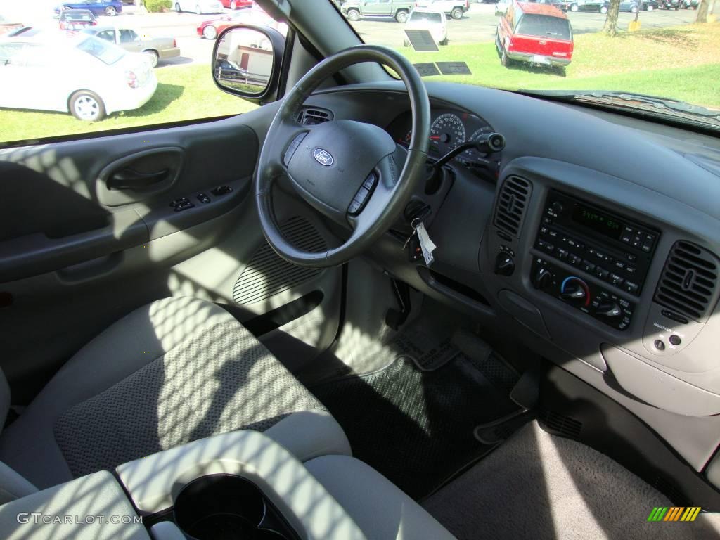2003 F150 XLT Regular Cab 4x4 - Toreador Red Metallic / Medium Graphite Grey photo #18
