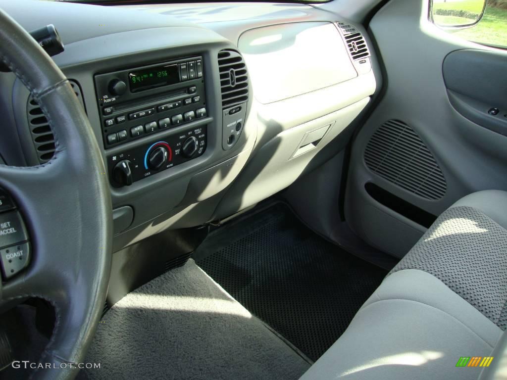 2003 F150 XLT Regular Cab 4x4 - Toreador Red Metallic / Medium Graphite Grey photo #30