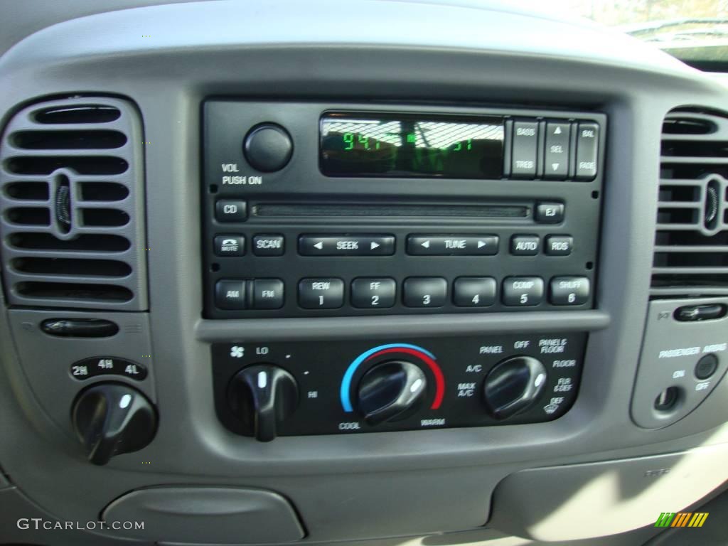 2003 F150 XLT Regular Cab 4x4 - Toreador Red Metallic / Medium Graphite Grey photo #31