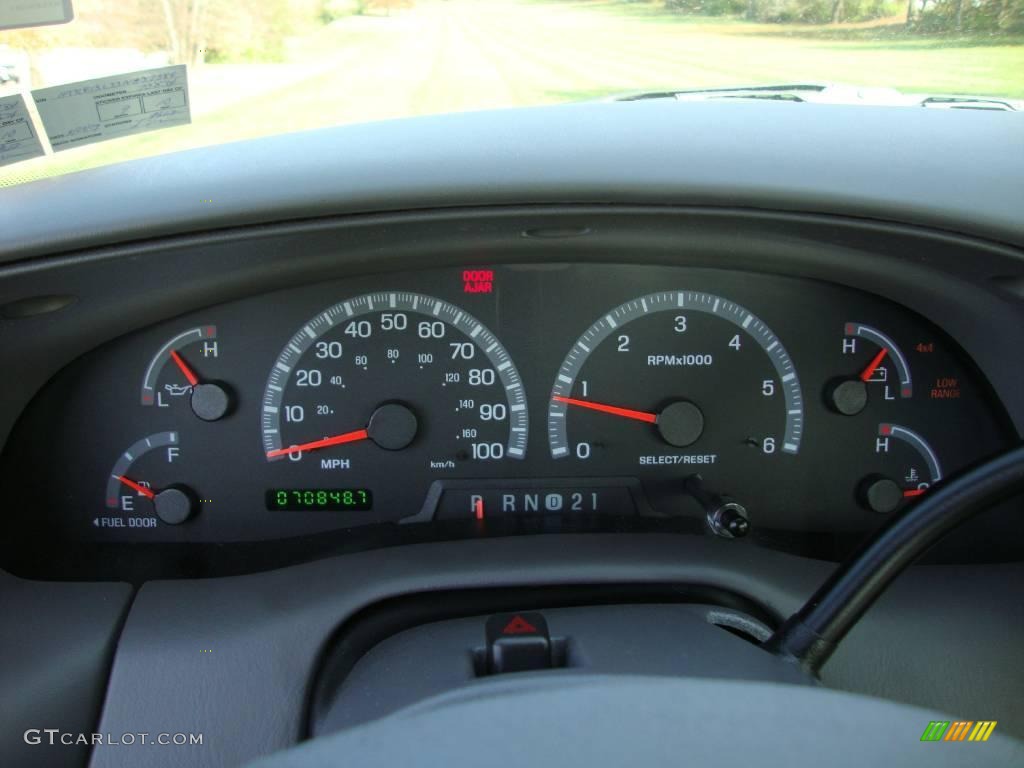 2003 F150 XLT Regular Cab 4x4 - Toreador Red Metallic / Medium Graphite Grey photo #33