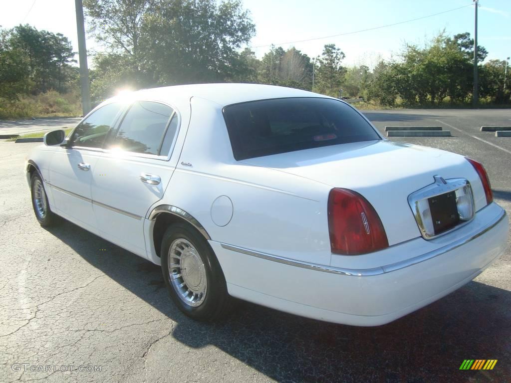 1998 Town Car Executive - White Pearl Metallic / Medium Parchment photo #3