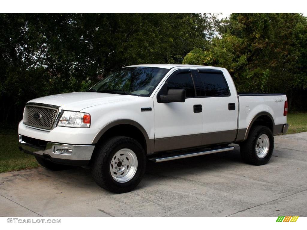 2004 F150 Lariat SuperCrew 4x4 - Oxford White / Tan photo #2