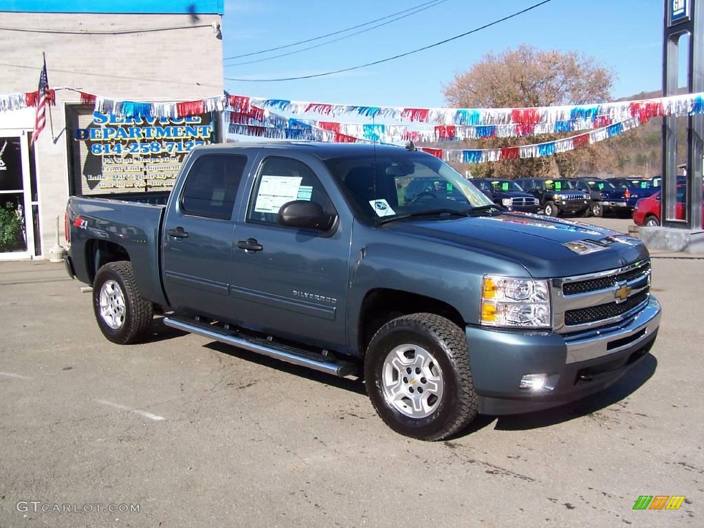 2009 Silverado 1500 LT Z71 Crew Cab 4x4 - Blue Granite Metallic / Ebony photo #2