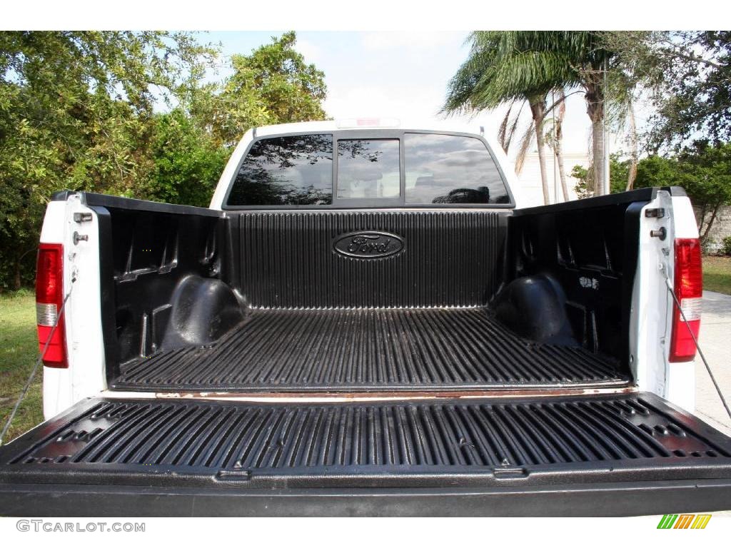 2004 F150 Lariat SuperCrew 4x4 - Oxford White / Tan photo #35