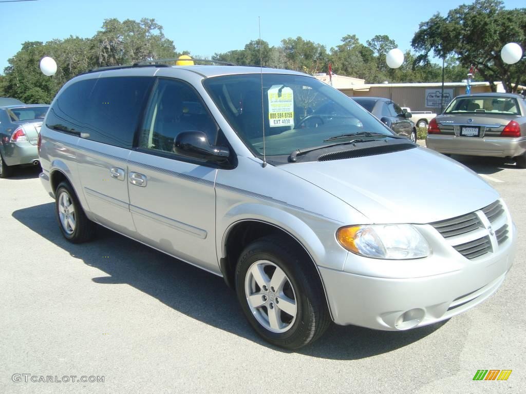 2006 Grand Caravan SXT - Bright Silver Metallic / Medium Slate Gray photo #11