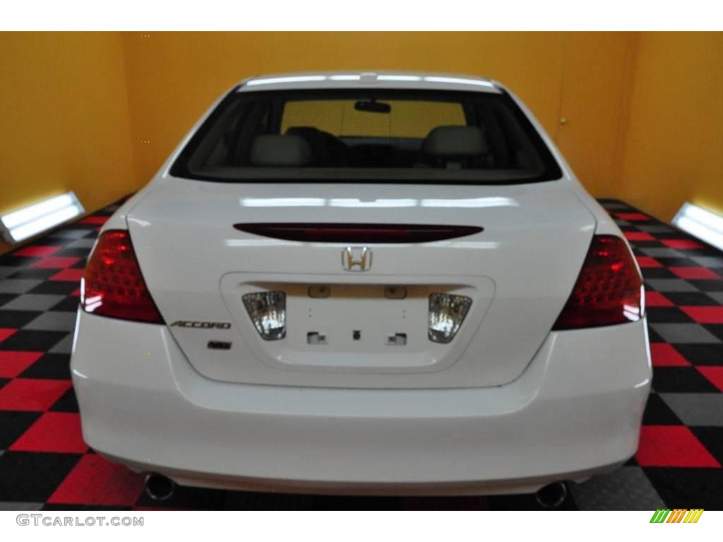 2006 Accord EX-L V6 Sedan - Taffeta White / Ivory photo #5
