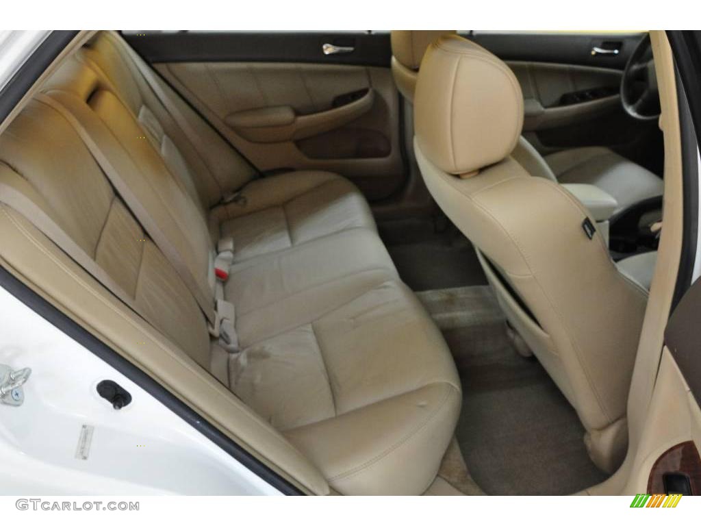2006 Accord EX-L V6 Sedan - Taffeta White / Ivory photo #16