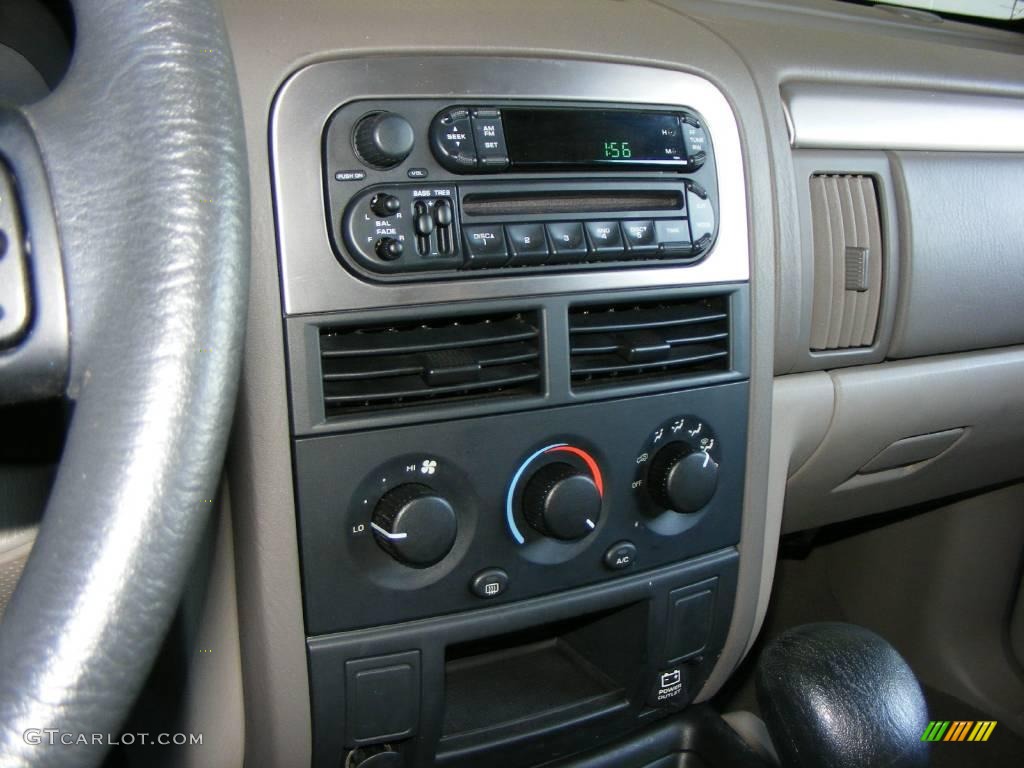 2004 Grand Cherokee Laredo 4x4 - Graphite Metallic / Taupe photo #9