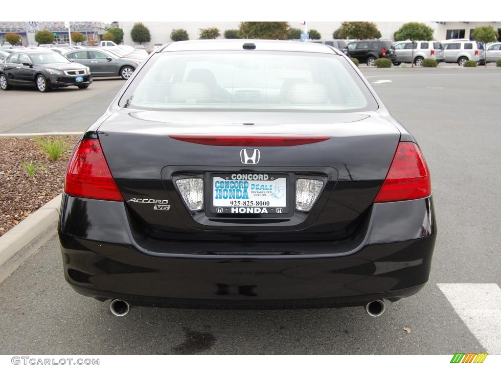 2006 Accord EX-L V6 Sedan - Nighthawk Black Pearl / Ivory photo #4
