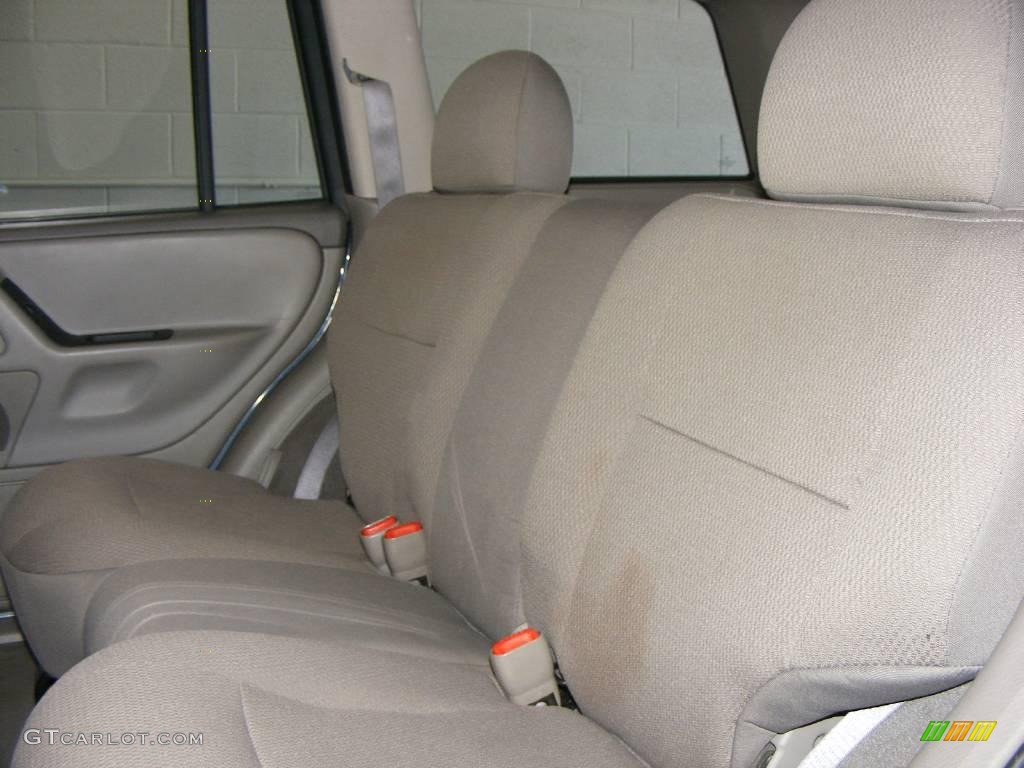 2004 Grand Cherokee Laredo 4x4 - Graphite Metallic / Taupe photo #16