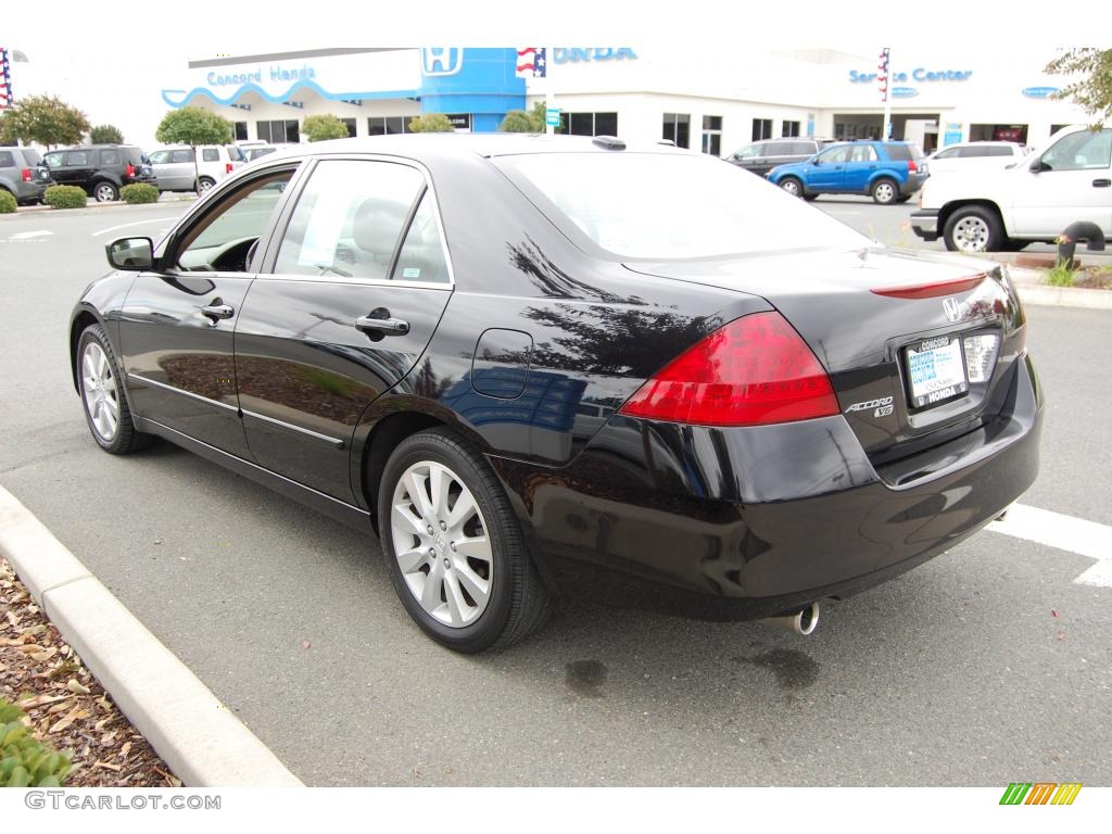 2006 Accord EX-L V6 Sedan - Nighthawk Black Pearl / Ivory photo #5