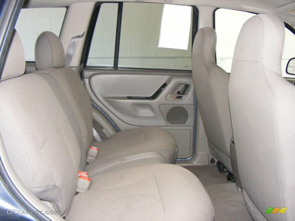 2004 Grand Cherokee Laredo 4x4 - Graphite Metallic / Taupe photo #22