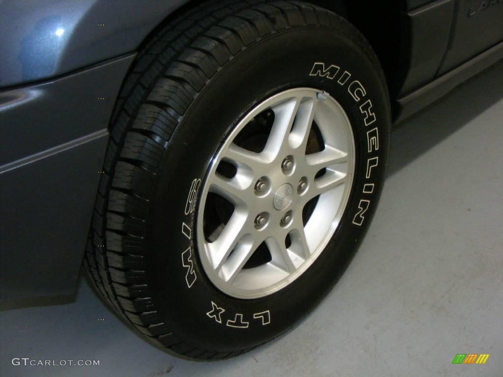 2004 Grand Cherokee Laredo 4x4 - Graphite Metallic / Taupe photo #32