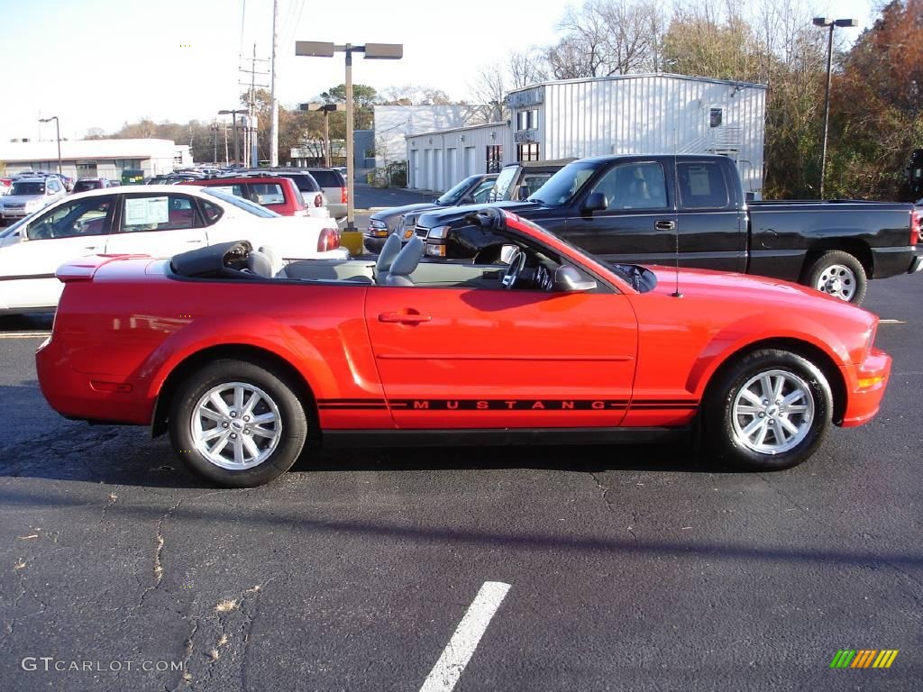 2007 Mustang V6 Premium Convertible - Torch Red / Light Graphite photo #7